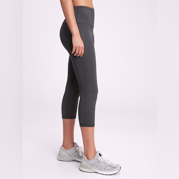 GAP high-rise capri-length compression legging Charcoal gray M nwt - Picture 2 of 8